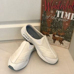 🍀SALE🍀Easy Spirit sneakers🍀